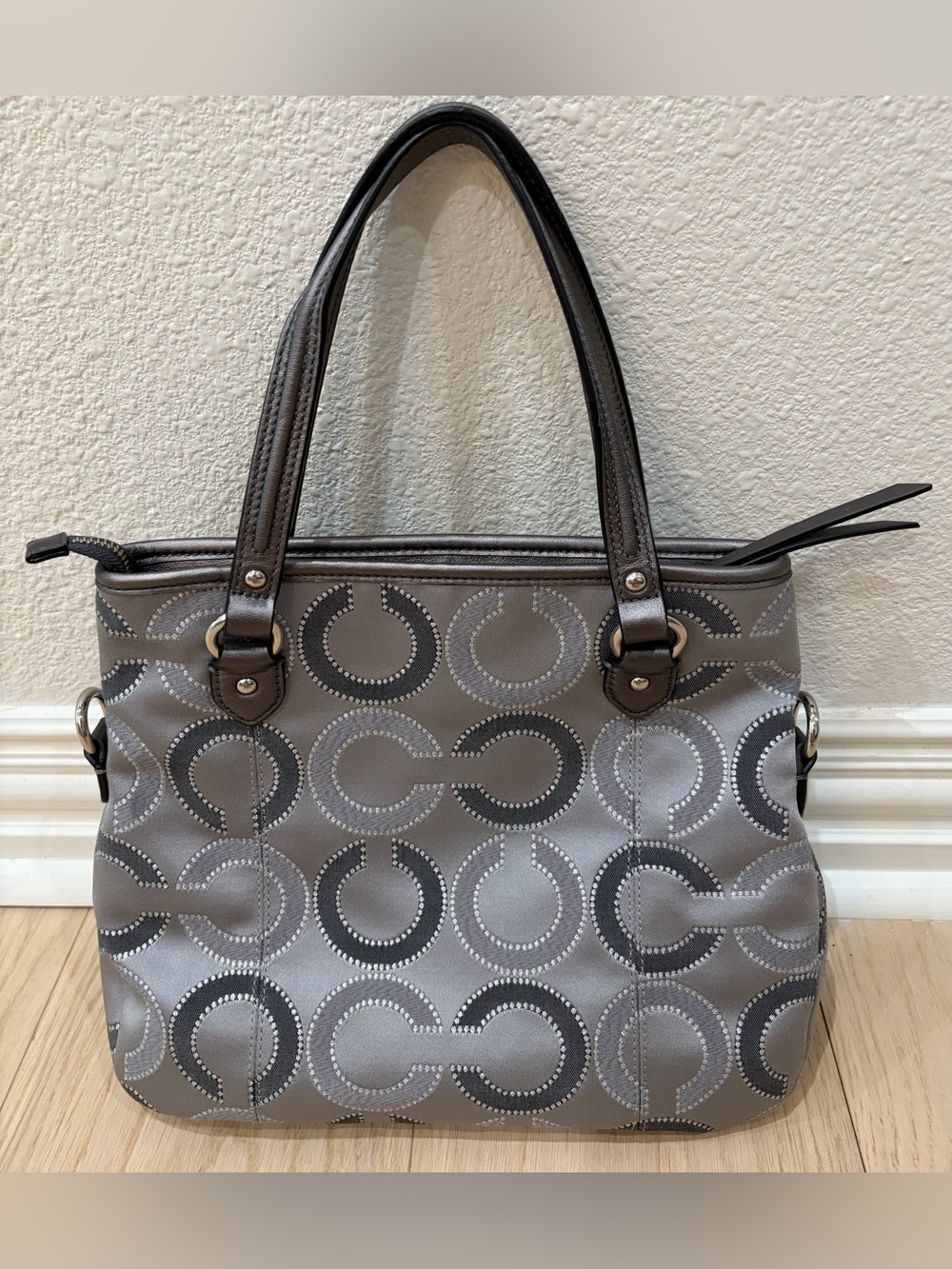 COACH Grey silver signature Op Art Jacquard leather shoulder tote bag - Picture 5 of 10